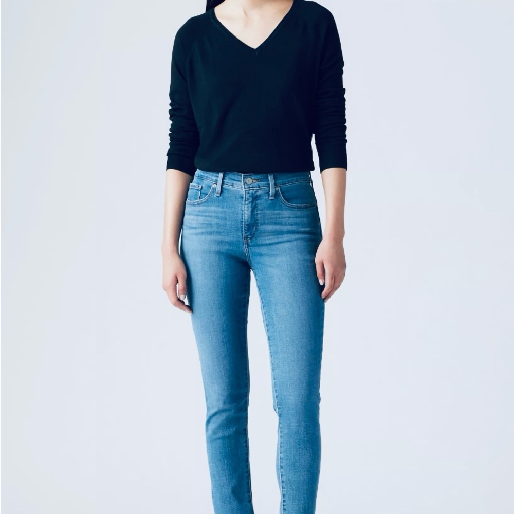 Levi’s 311 Shaping Skinny Jeans Size 27 x 28